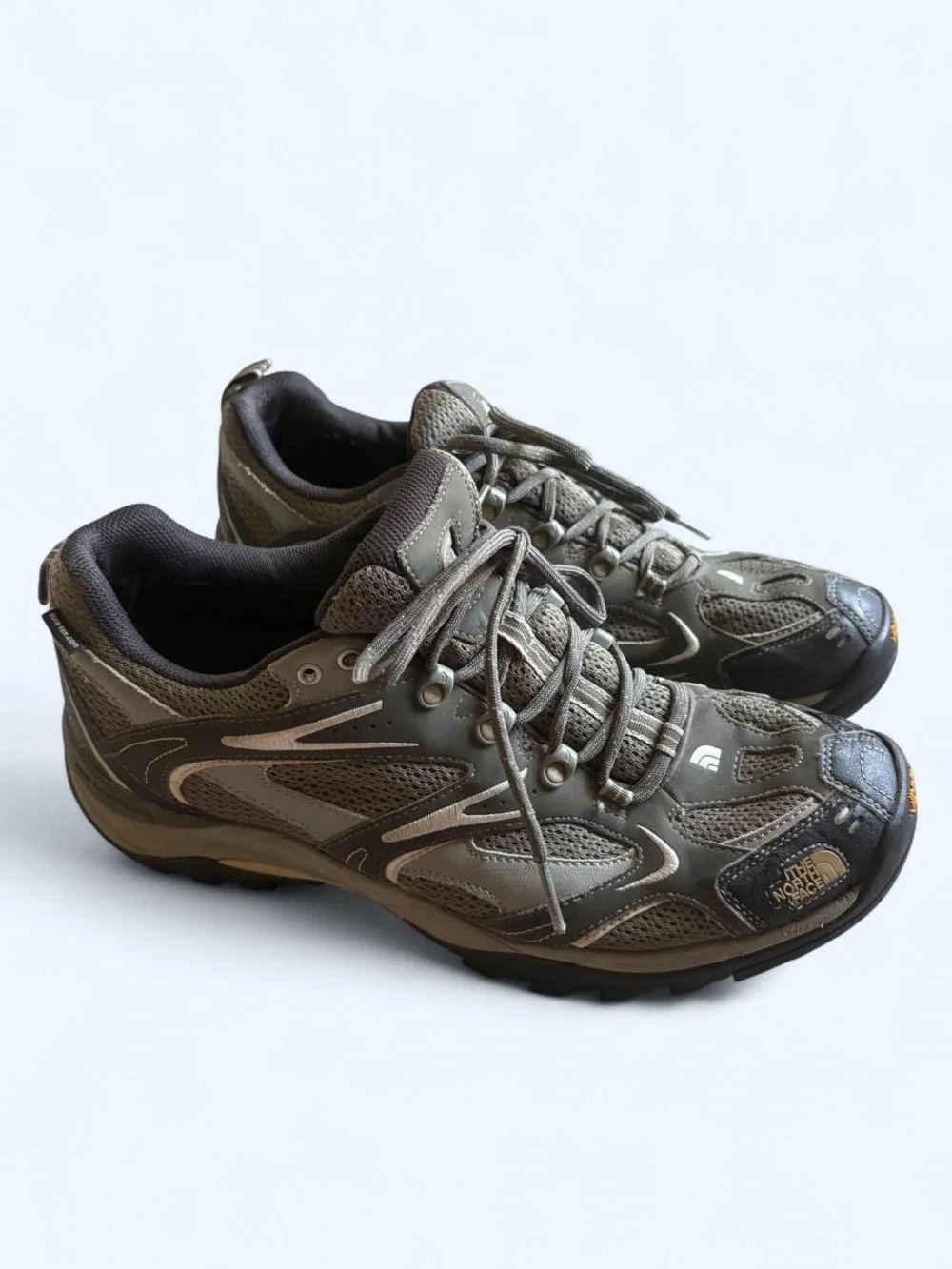2000s The North Face Men's Hedgehog Trek Trail Hiking Boots with Vibram